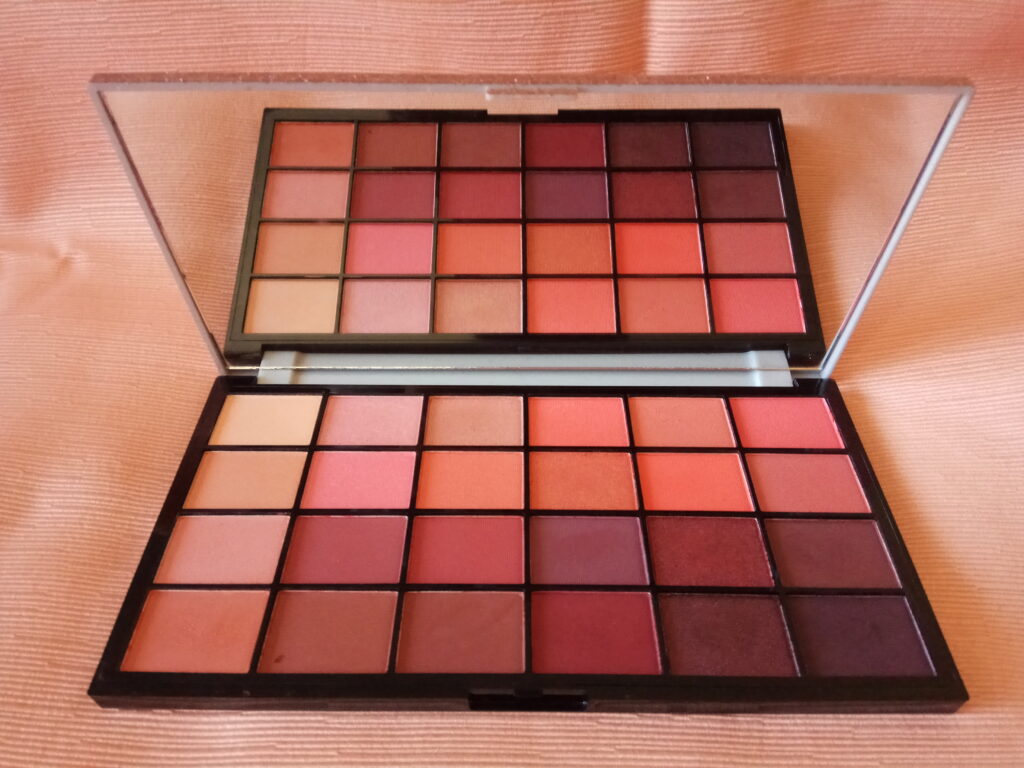 Makeup Revolution - Paleta de sombras Life on the dancefloor