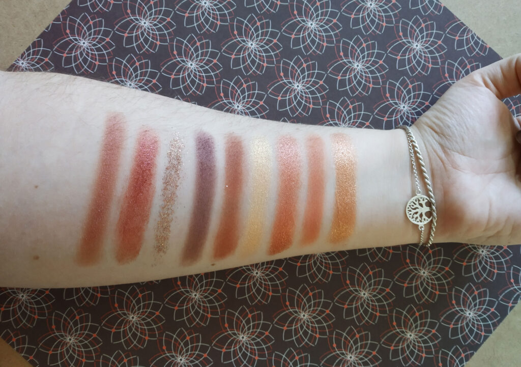 Essence - Ho Ho Ho swatches