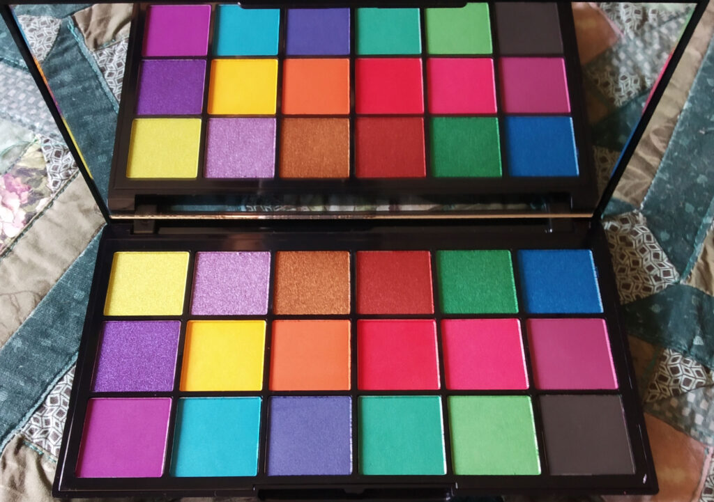 Makeup Revolution - Tropical Carnival x Tammi abierta