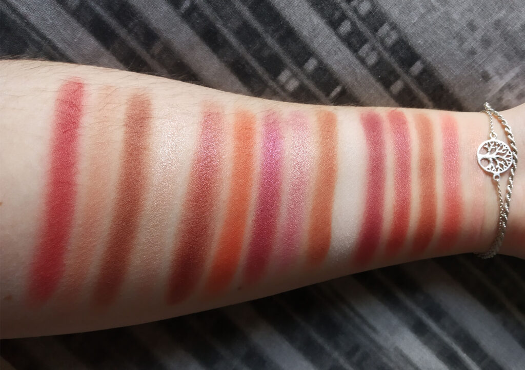 Makeup Revolution - Paleta Reloaded newtrals 2 swatches