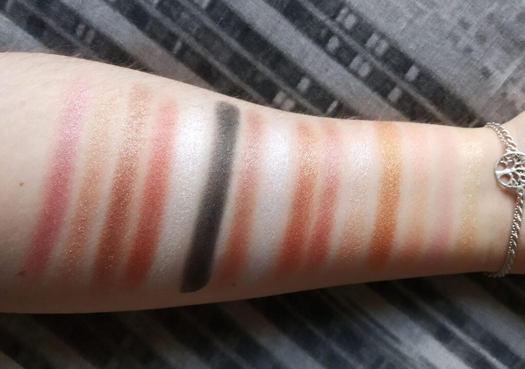 Makeup Revolution - Paleta Reloaded affection swatches