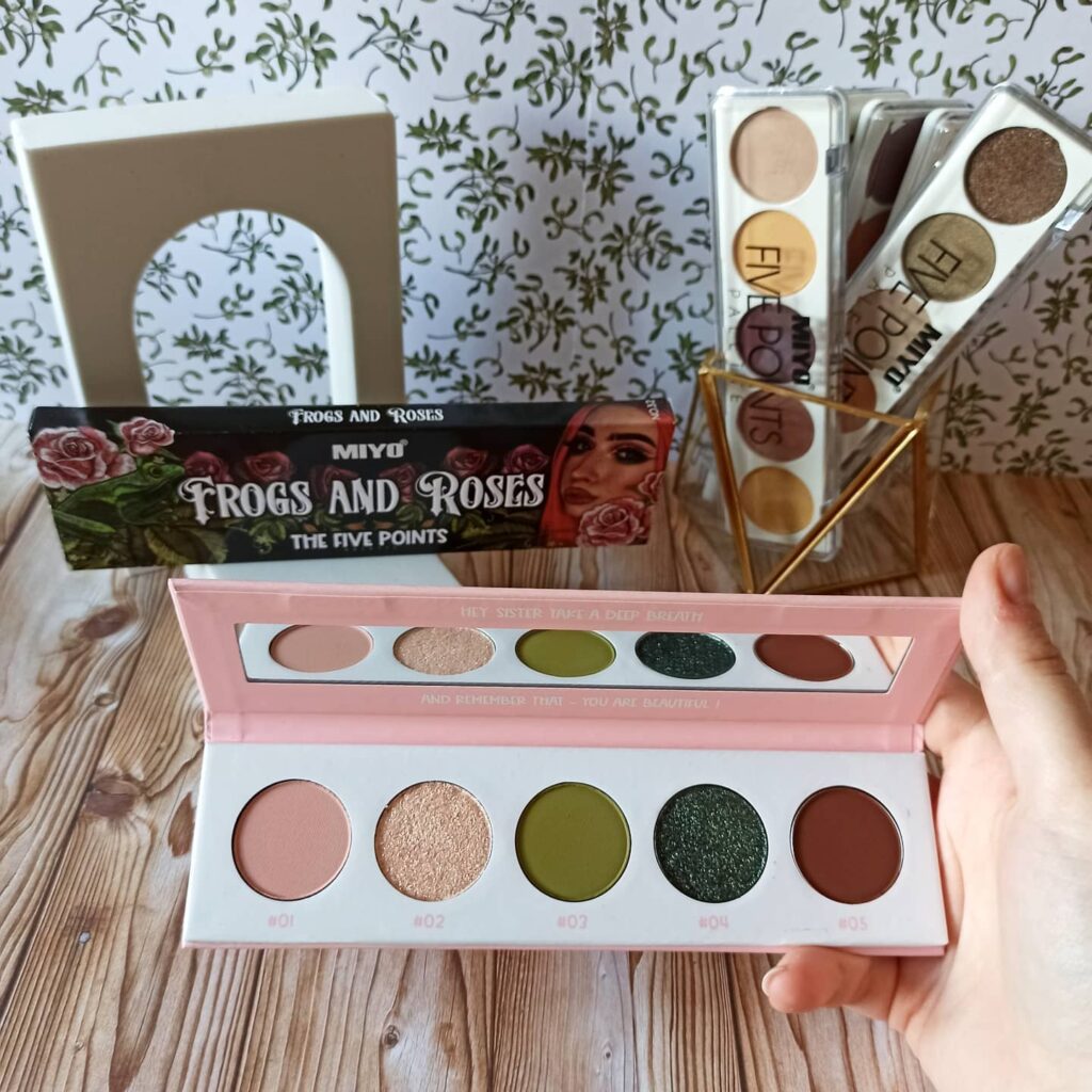Miyo - Frogs and Roses paleta abierta