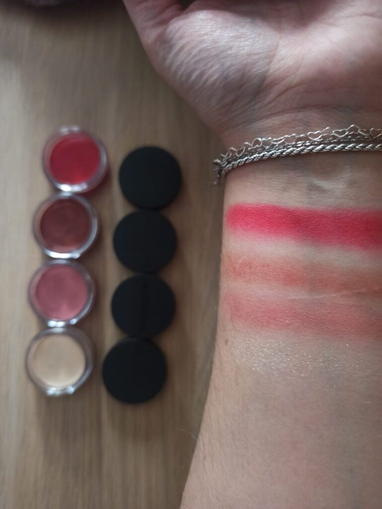 Valentina - Productos en crema 3 en 1 swatches