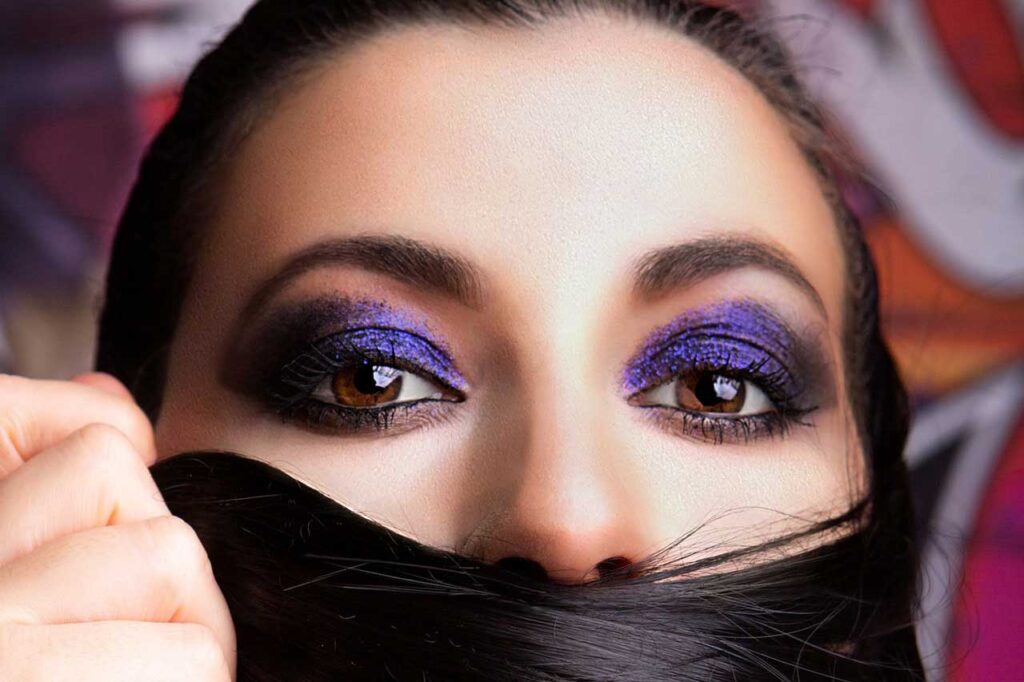 sombra de ojos metalizada