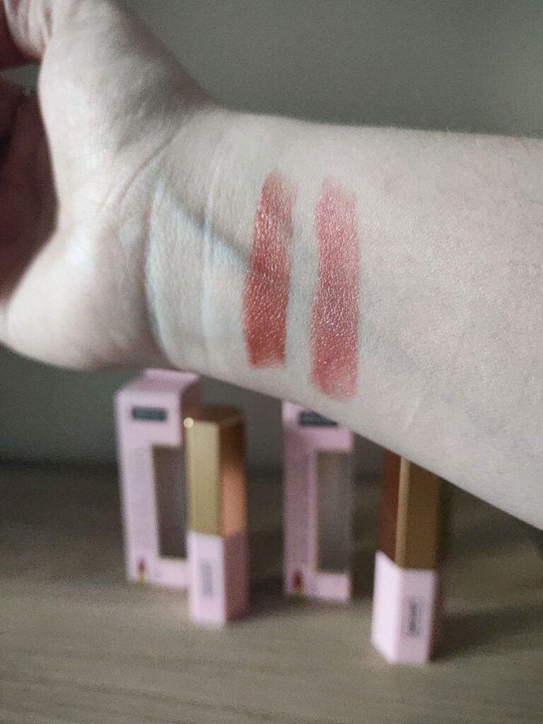 Sence - barras de labios Dream Gloss tonos Dusty Pink y Rusty Mauve swatches