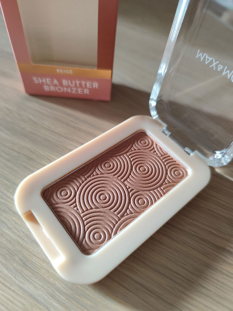 Action maquillaje Max and More 2025 bronceador en polvo beige