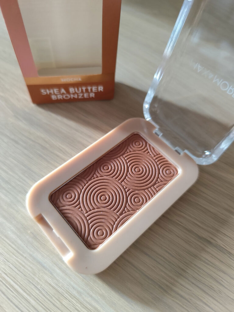 Action maquillaje Max and More 2025 bronceador en polvo mocha