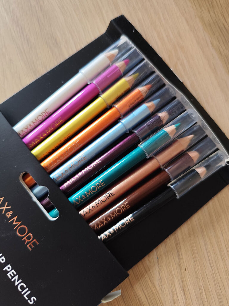 Action maquillaje Max and More 2025 delineadores colores tipo lápices multiusos