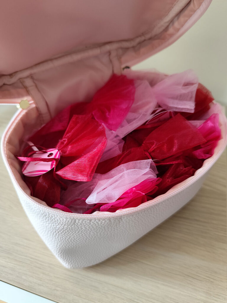 Catrice - Calendario de adviento 2025 Twinkling Treasures interior bolsitas