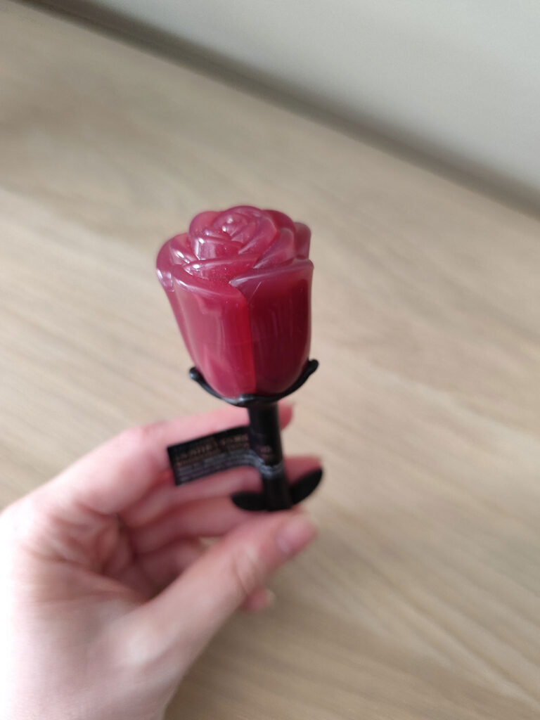 Flying Tiger - Lip Gloss Deathly Gorgeous producto rosa