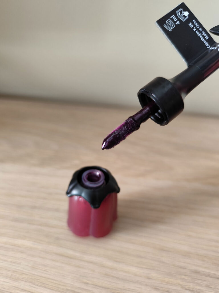 Flying Tiger - Lip Gloss Deathly Gorgeous producto rosa gloss