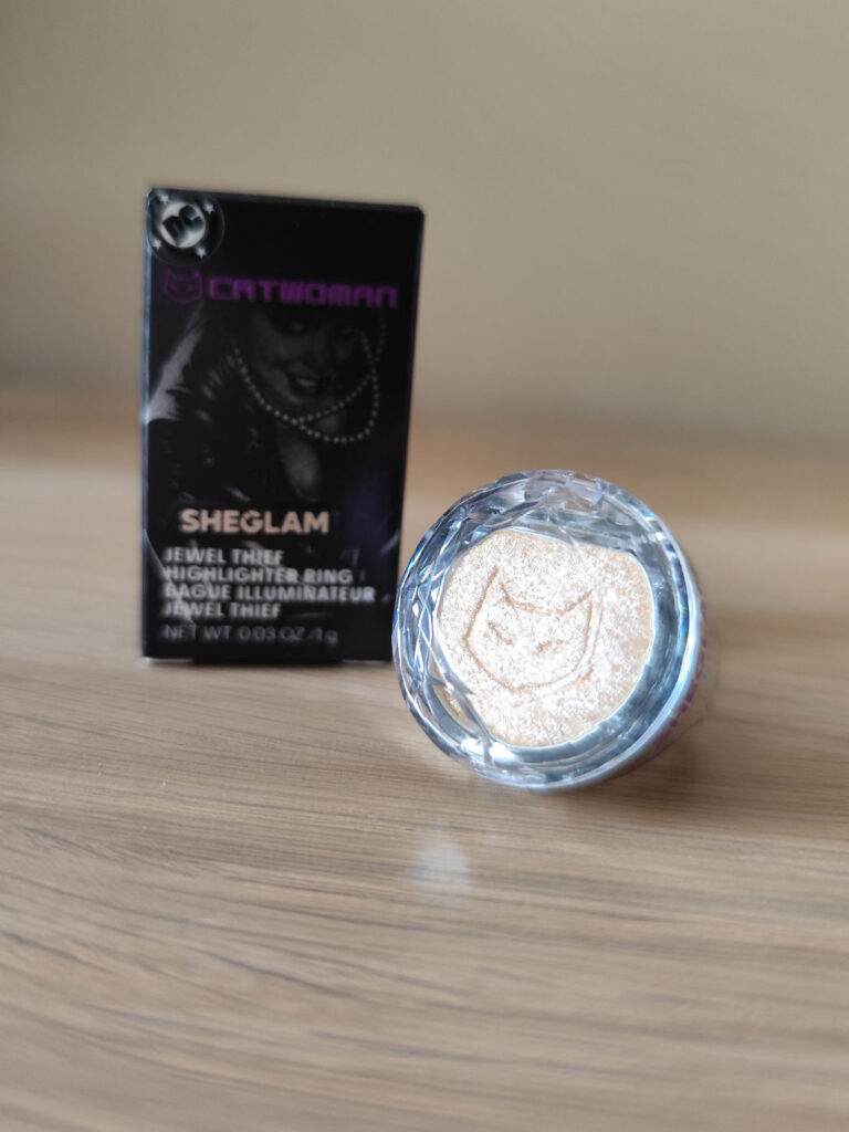 Sheglam - iluminador jewel thief anillo coleccion catwoman