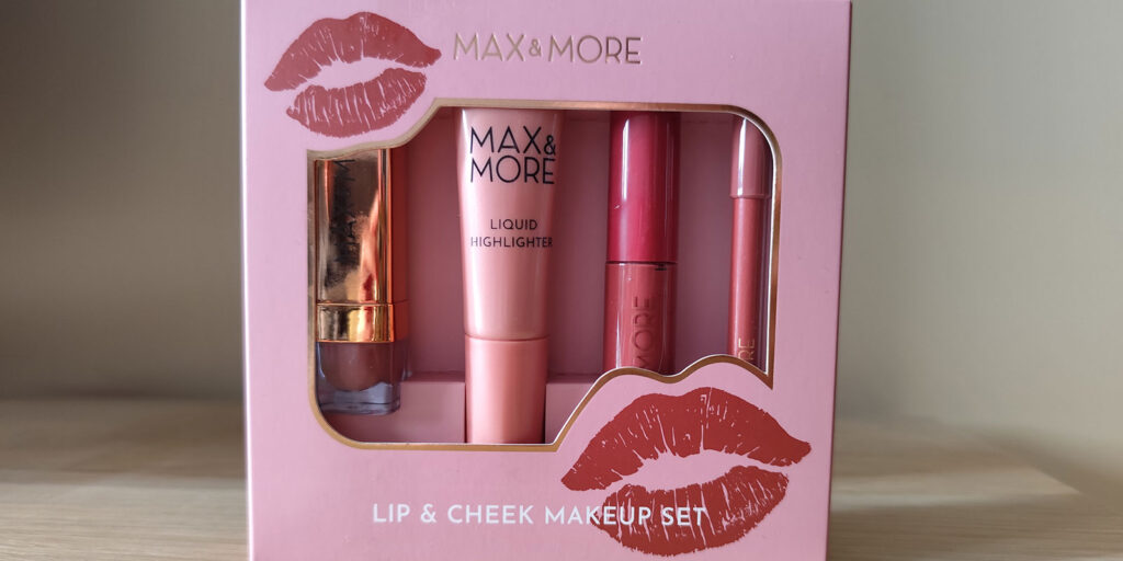 Max and More - Lip and Cheek Makeup Set caja