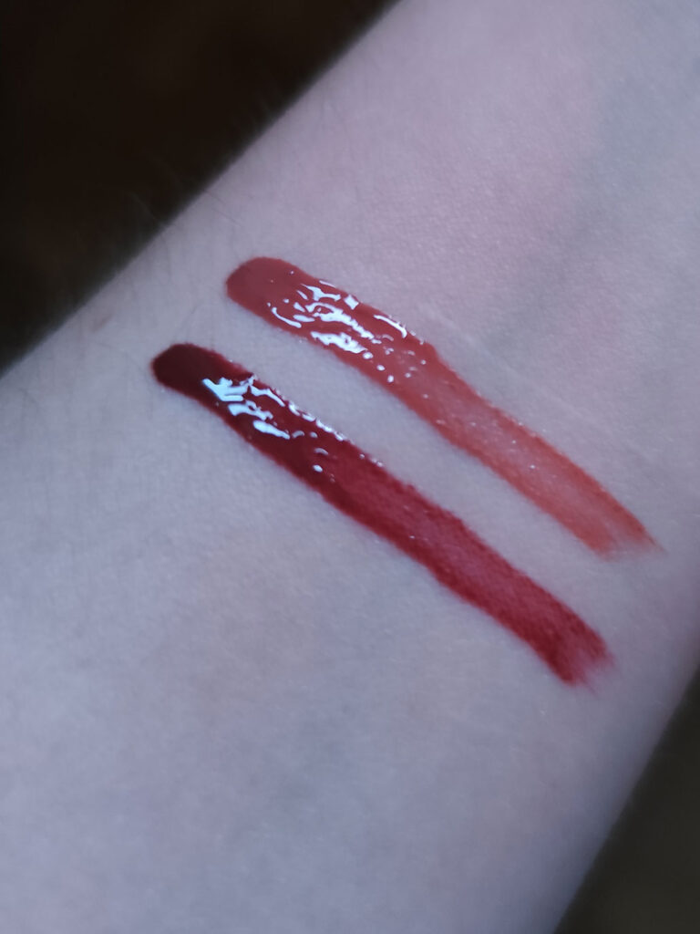 Max and More - Haul maquillaje Action Glossy Liquid Lipstick tonos Adore You y Spice Up swatches
