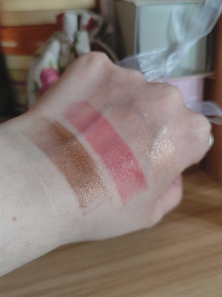 Flying Tiger - Colorete, iluminador y bronceador en Stick swatches