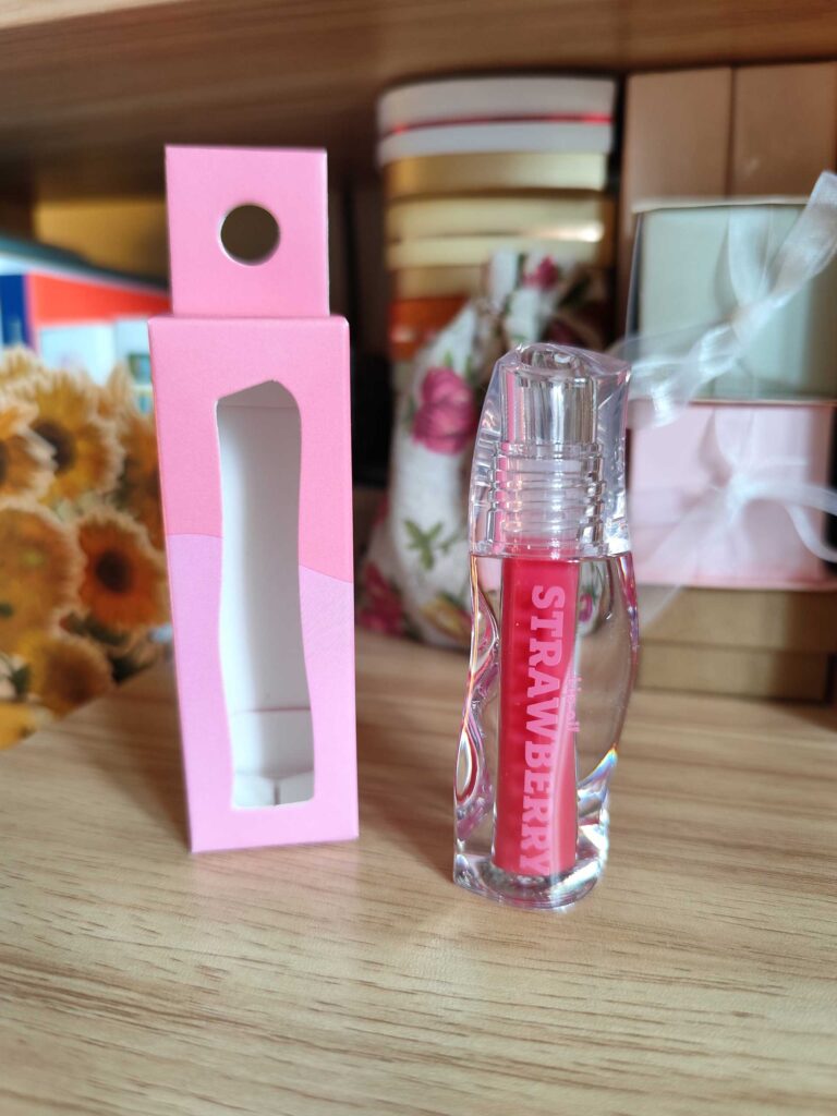 Flying Tiger - Gloss lip oil strawberry