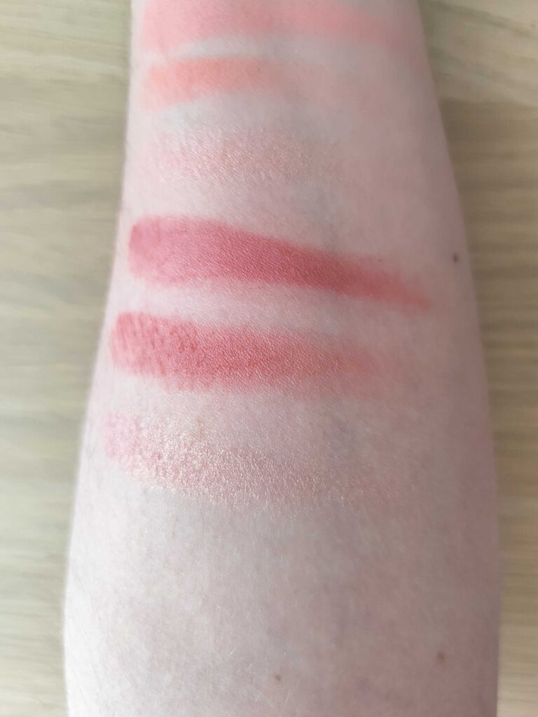 Makeup Revolution - Icon Blush Aura Points Rose swatches