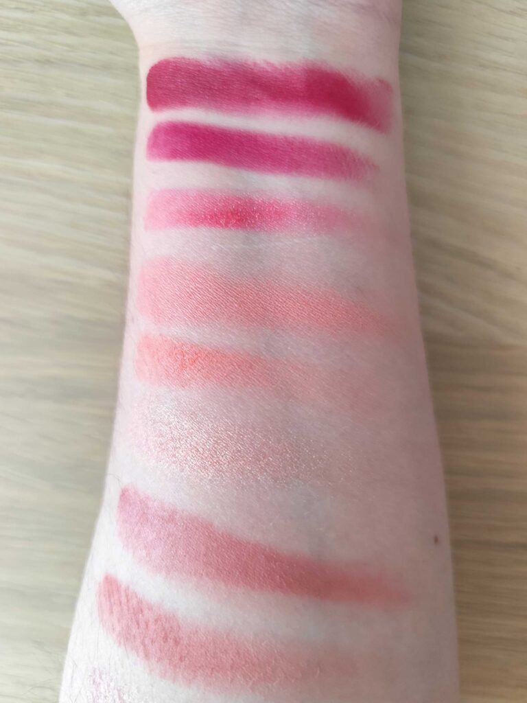 Makeup Revolution - Icon Blush Authentic Peach swatches