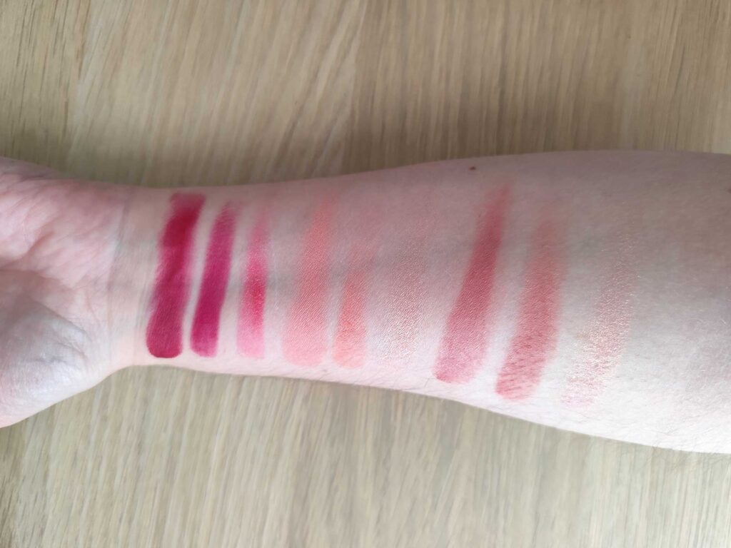 Makeup Revolution - Icon Blush swatches