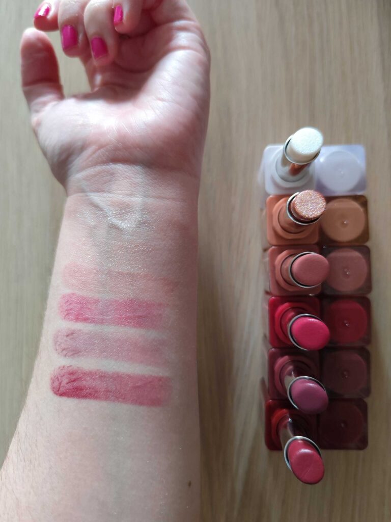 Primark - Bálsamo labial con brillo swatches