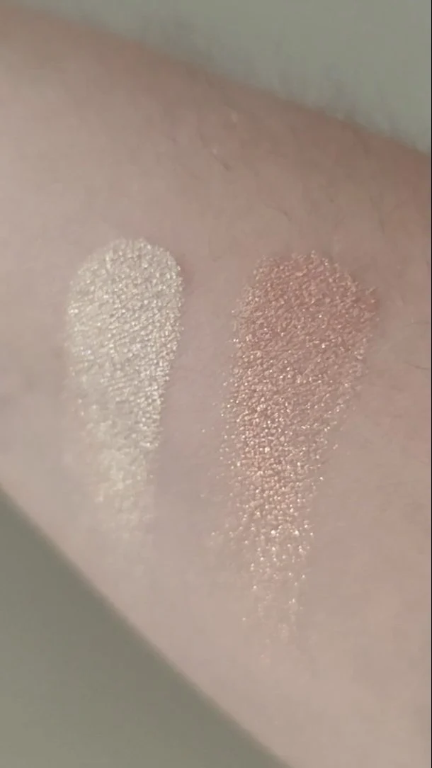 😍 No podía dejar sin subir estos mini clips del vídeo anterior... ✨

🤩 No nos vamos muy lejos porque es justo el anterior, pero qué me decís de estos tonos, este brillo y esta intensidad...

💖 Me da pena y rabia porque el vídeo no es capaz de mostrar lo aún más precioso que son los brillos y el tonos, pero es que en la persona te captura totalmente 😍

💬 ¿Os gustan? ¿Cuáles son esos productos que os atrapan totalmente en su propia belleza?

#maquillaje #makeup #cáncer #cancer #zodiaco #signosdelzodiaco #mysign #makeuprevolution #paletadesombras #eyeshadowpalette  #mysignrevolution #cancerseason #cancermakeup #cancermakeuplook #cancermaquillaje #makeuprevolution #iconblush #aurapoints #aurapointsblush #brilli #brillibrilli #iluminador